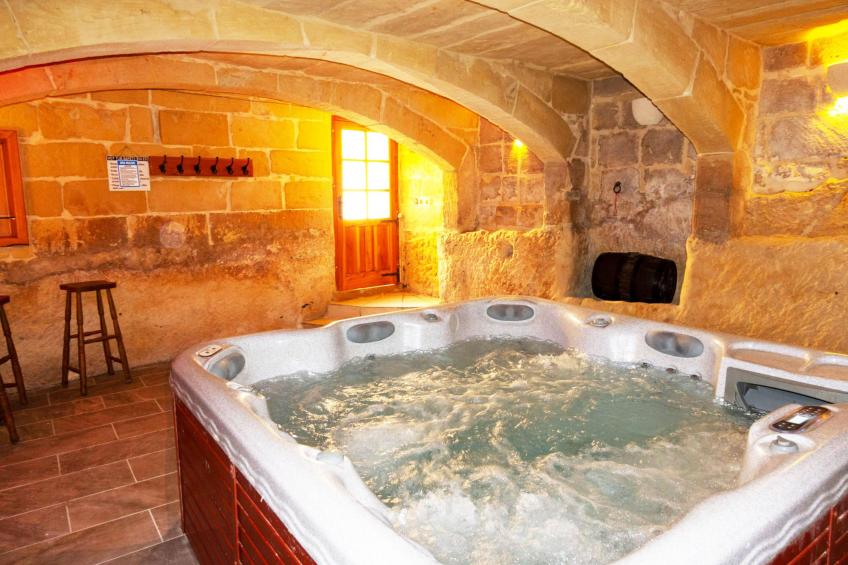Villeleynah Amazing Gozitan Villa + Pool