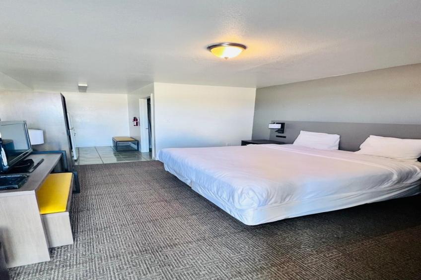 Premium King Bed with Kitchenette