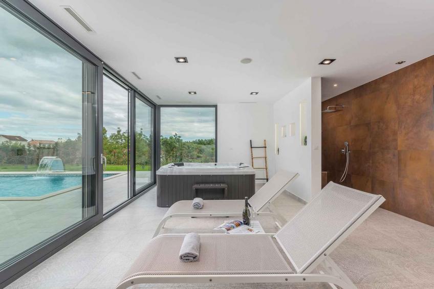 Villa met privézwembad en jacuzzi - BF-MMXRZ - foto 42