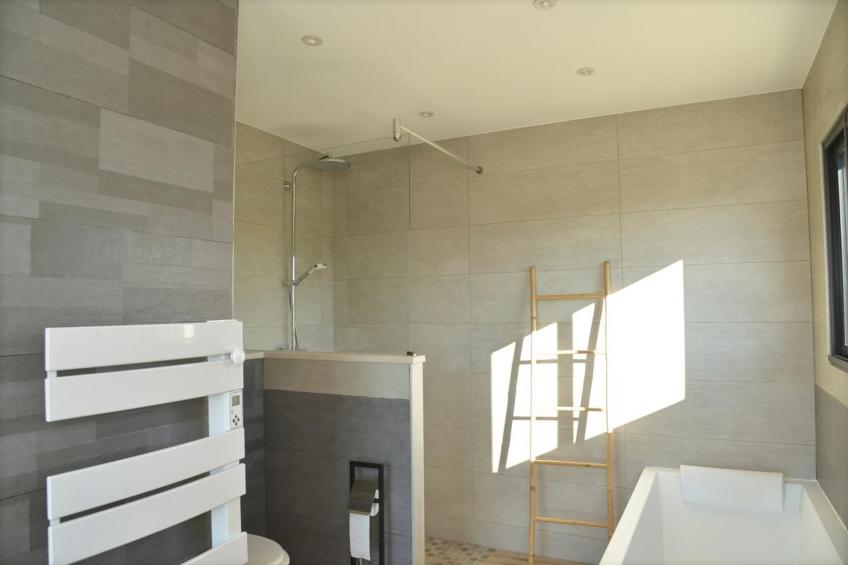 Belle maison avec piscine à débordement chauffée - foto 29