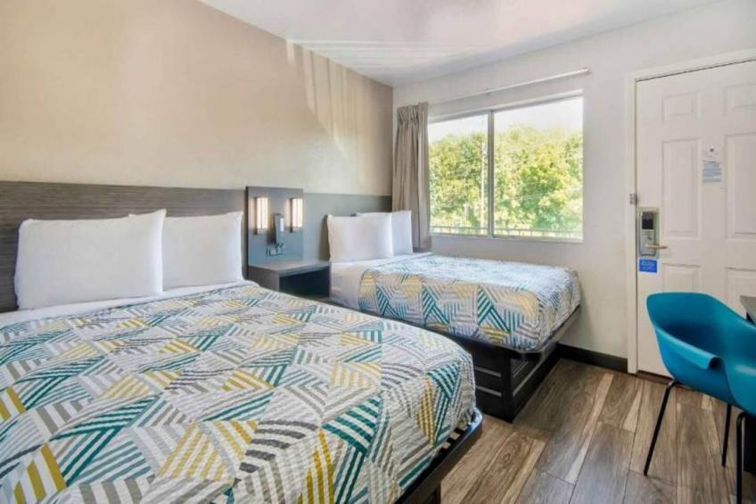 2 Full Beds  Smoking - foto 8