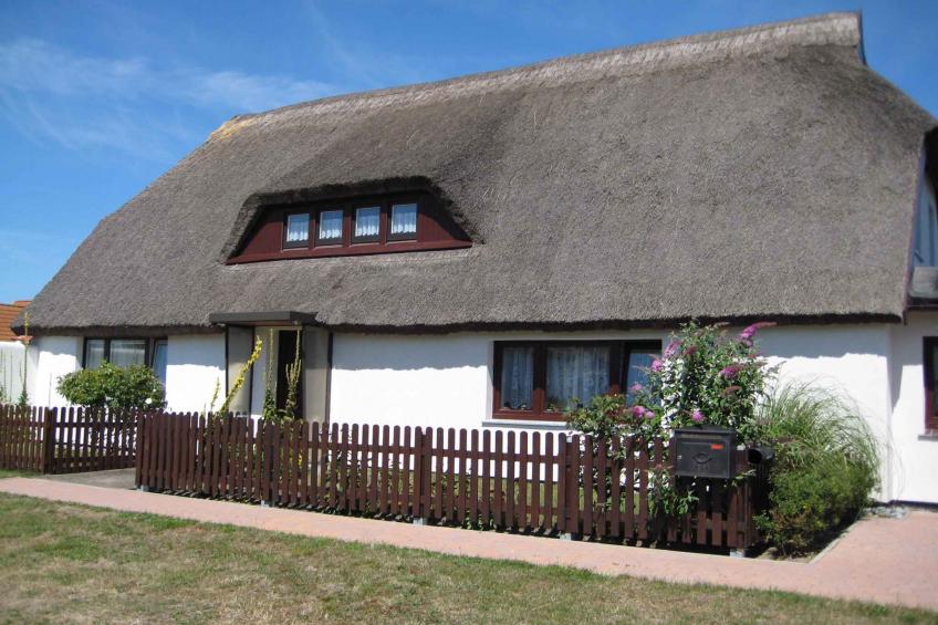 Holiday apartment under thatched roof, Baltic beach at only 100 m - BF-BN6W