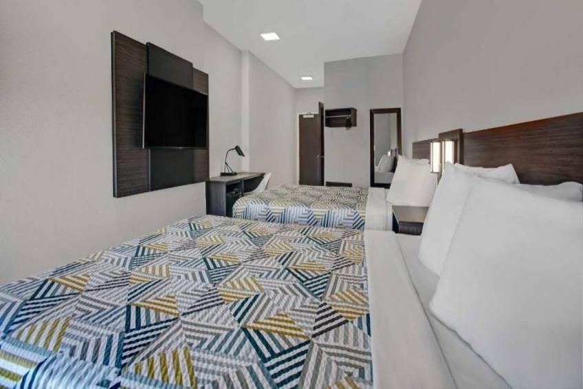 2 Queen Beds Nsmk Mini Fridge - foto 10