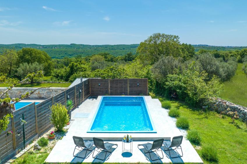 Typisch istrisches Ferienhaus mit Garten - foto 2