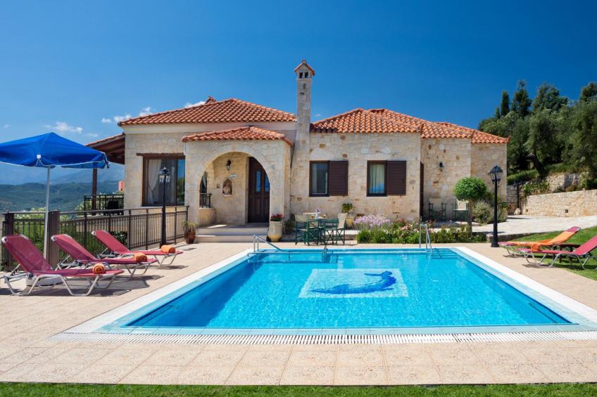 Familienvilla mit privatem Pool und Kinderbereich