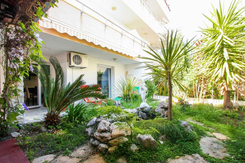 Vakantiewoning Duplex appartement met eigen tuin en garage - VW-XF8FH