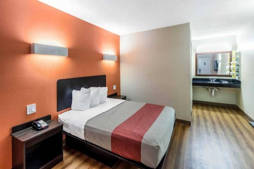 1 King Bed  Smoking - foto 16