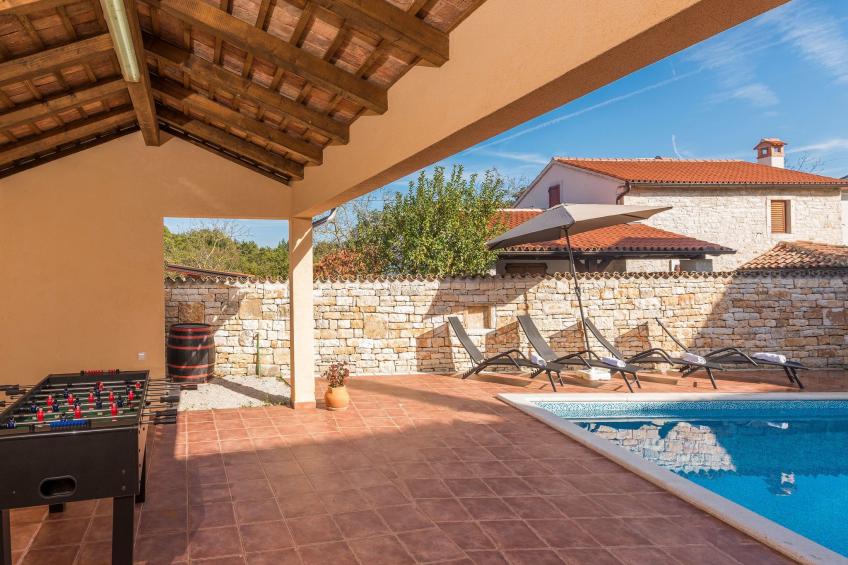 Gemütliches Ferienhaus in Peresiji mit Grill und Terrasse - foto 38