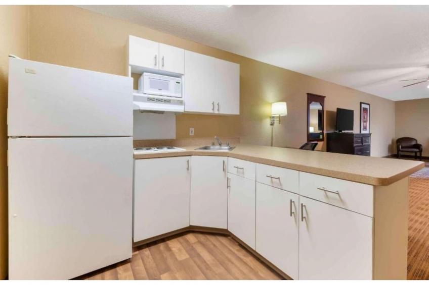 1 Queen Bed | Non-Smoking, Kitchen - foto 10