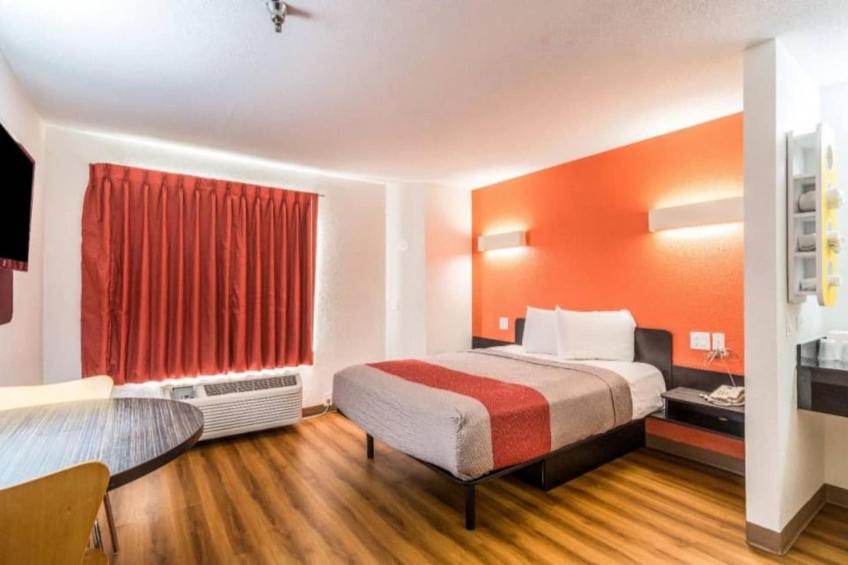 1 Queen Bed  Smoking - foto 11