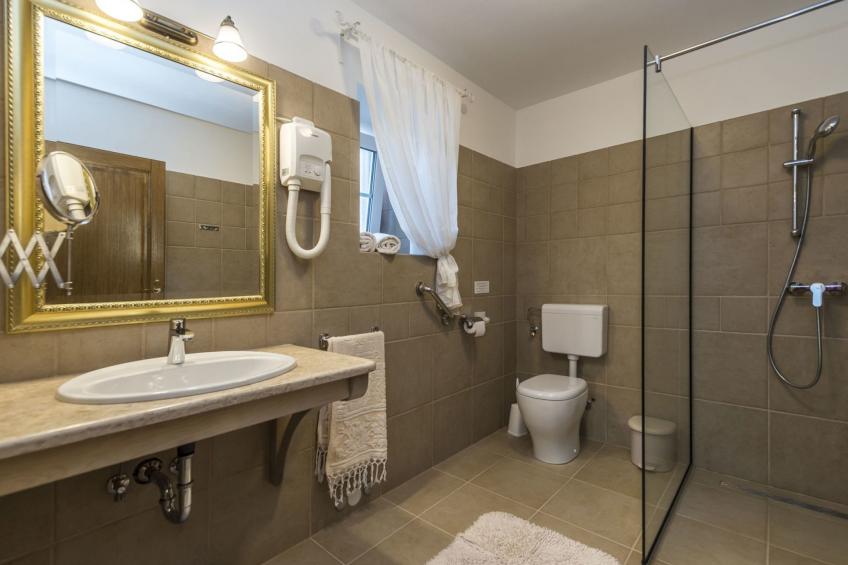 VILLA CON WELLNESS A 1 KM DAL MARE - foto 31