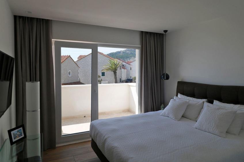 Moderne Villa mit Infinity-Pool im Bergdorf Veliko Brdo - foto 3