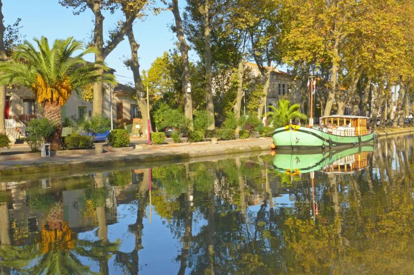 Schönes Haus in einem gemütlichen Dorf, durch das der Kanal verläuft - foto 28