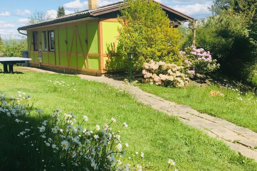 Bungalow mit Garten, Grill und Terrasse