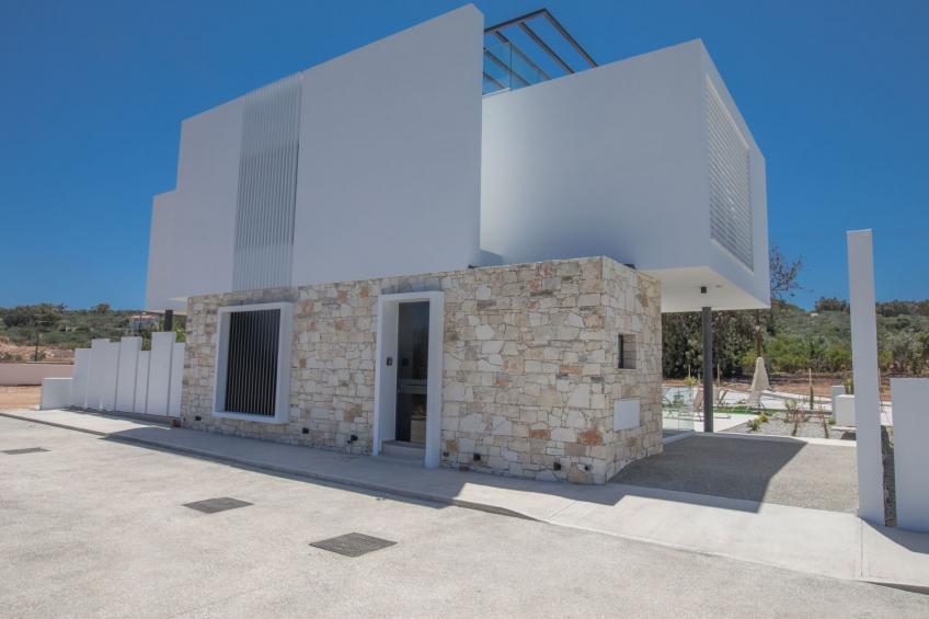 Geräumige Villa mit großem Garten und Pool - foto 15