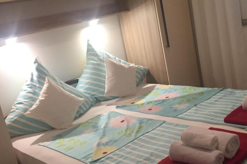 für sechs Personen mit Terrasse im Erdgeschoss gelegen - foto 15