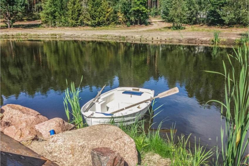 Drewniany dom nad jeziorem - foto 36