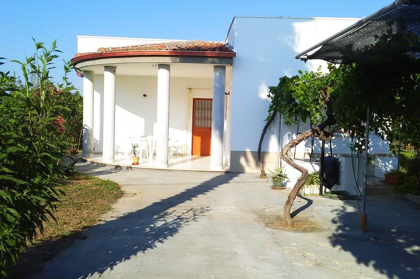 Kleine Villa mit geschlossenem Garten in Parabita - foto 5