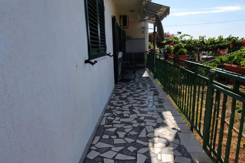 Spacious Apartment Steps from the Beach, with Private Terrace and Grill - Three Bedroom Apartment - foto 11