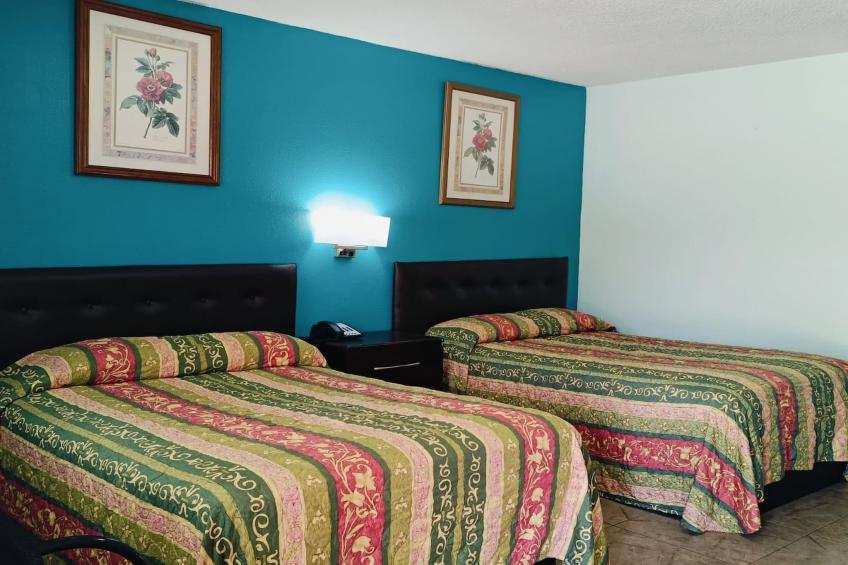2 Full Beds Non-Smoking