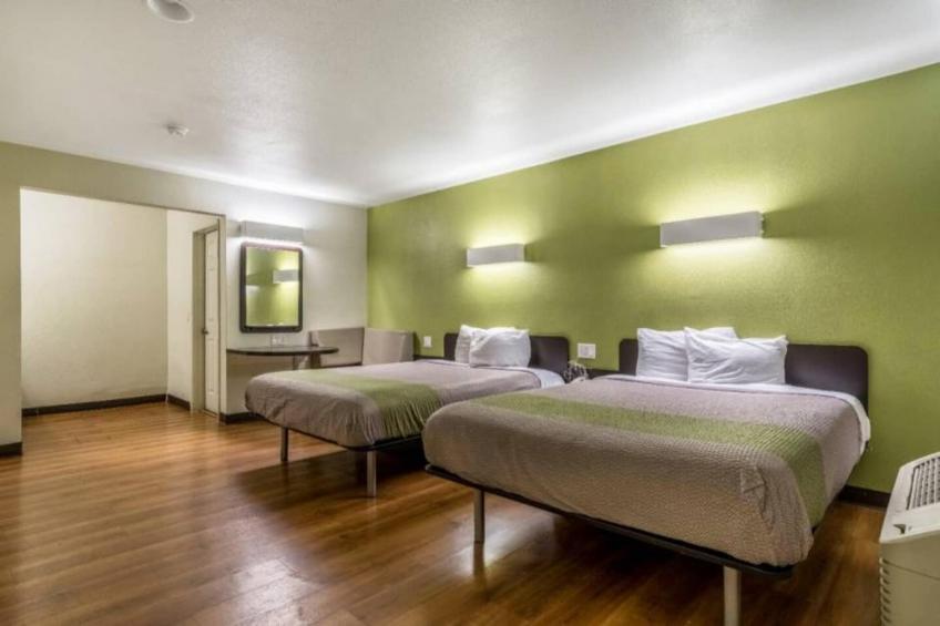 2 QUEEN BEDS  SMOKING - foto 3