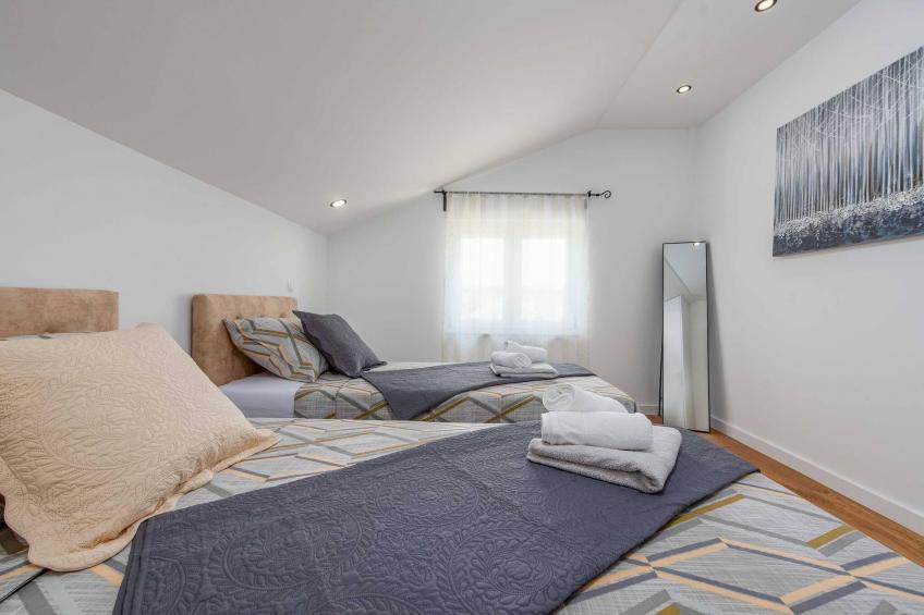 Villa Pezer with heated pool & sauna - foto 38