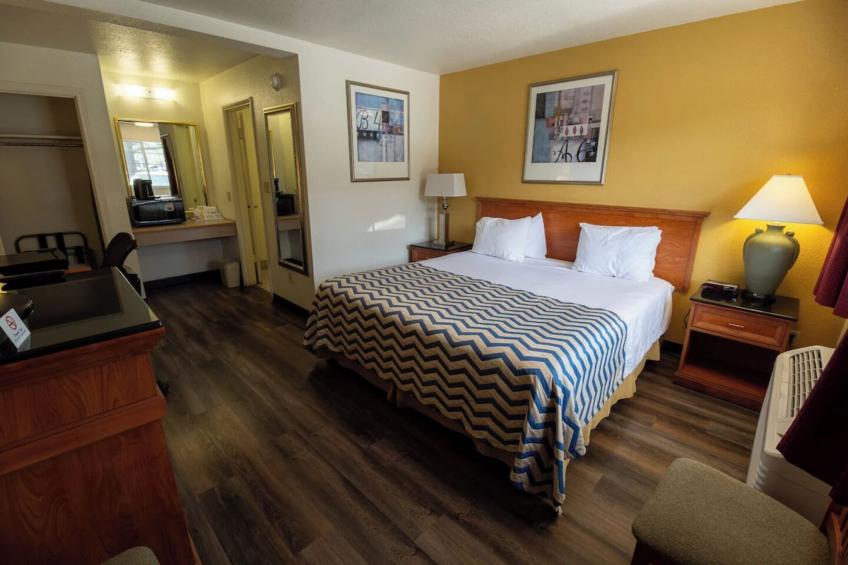Queen Bed Accessible Non-Smoking - foto 2