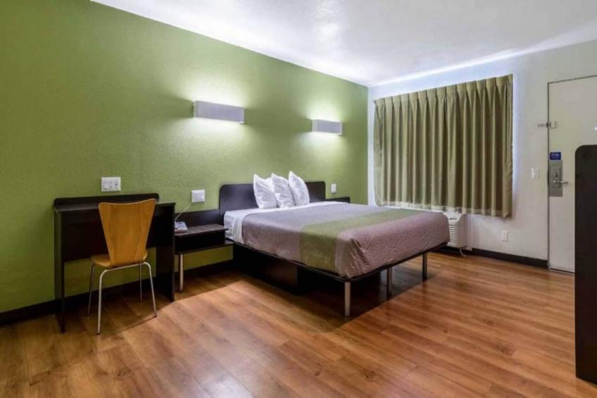 1 QUEEN BED  NON-SMOKING - foto 4