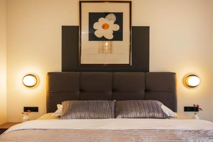 Luxury Villa Lara with Heated Pool, Hot-Tub and Sauna - Six Bedroom Villa with Pool - foto 25