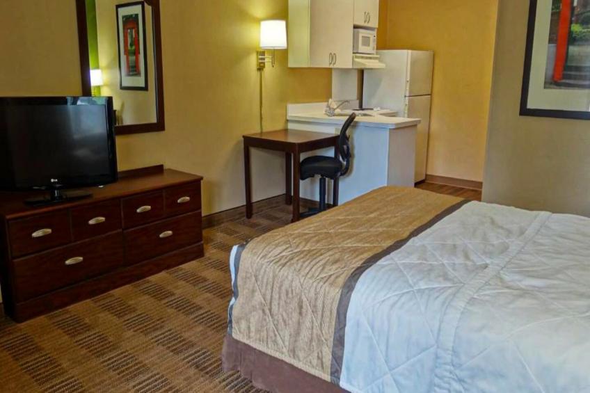 1 Queen Bed | Mobil Access Tub Nsmk Kitchen - foto 19