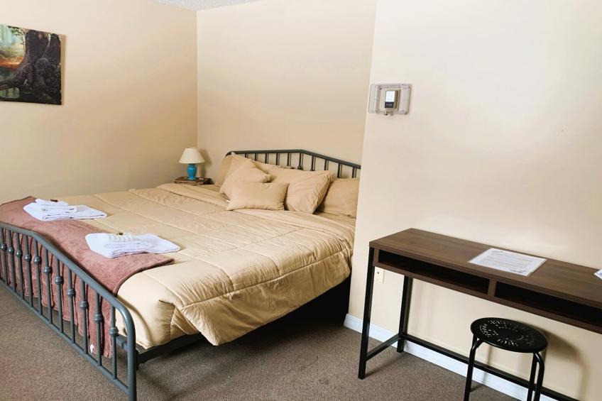 King Bed Riverfront Suite - foto 74