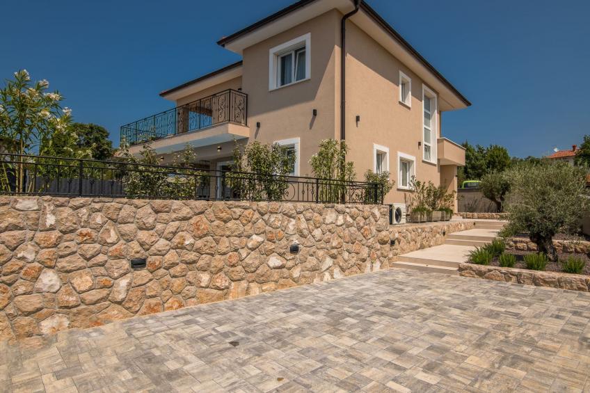 Luxuriöse Villa mit Salzwasserpool in einer ruhigen Gegend - foto 40