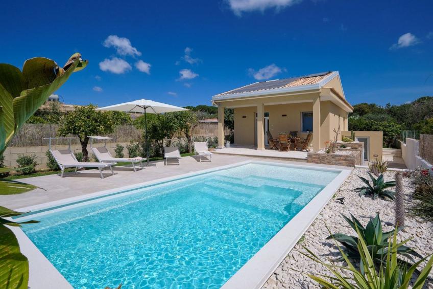 Villa Teti, mit Schwimmbad und in der Nähe des Strandes - foto 39