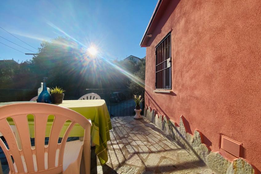 Wohnung im zweiten Stock mit Parkplatz und Garten - foto 6