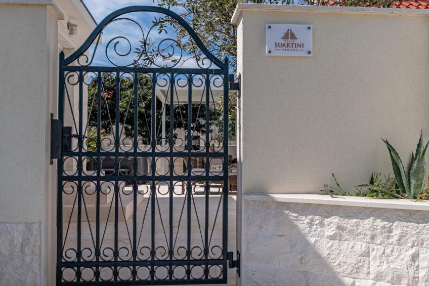 Suartini Viganj mit einem Jakuzzi - foto 19