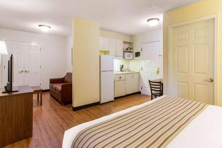 1 King Bed  Smoking Kitchen - foto 7