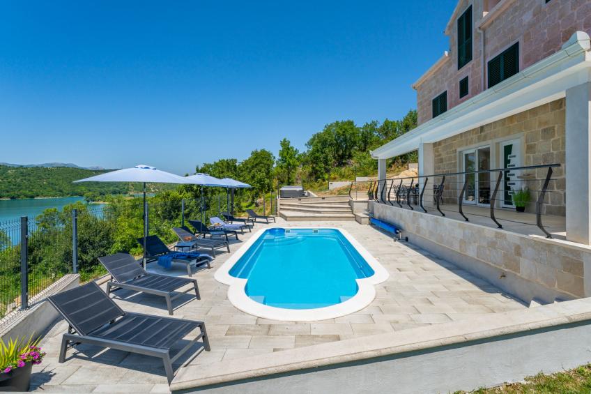 Escape on lake - foto 48