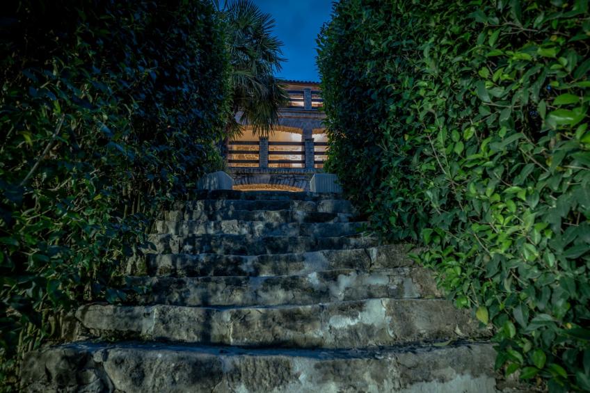 Wunderschön eingerichtete Villa mit Pool und Garten - foto 9