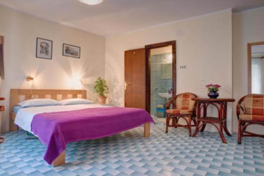 Quaint & Affordable Stay in Budva Traditional Stone House - Family Room 2 - foto 8