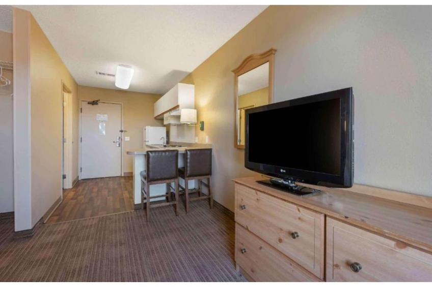 1 Queen Bed | Non-Smoking, Kitchen - foto 36