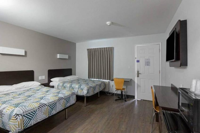 2 Queen Beds  Non-Smoking Micfridge - foto 11