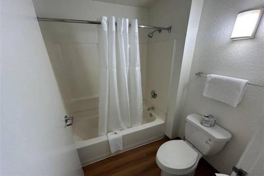 2 Queen Beds  Suite Non-Smoking Micfridge - foto 5