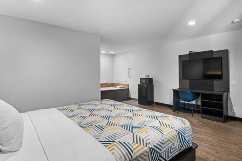 1 King Bed  Non-Smoking Micfridge - foto 41