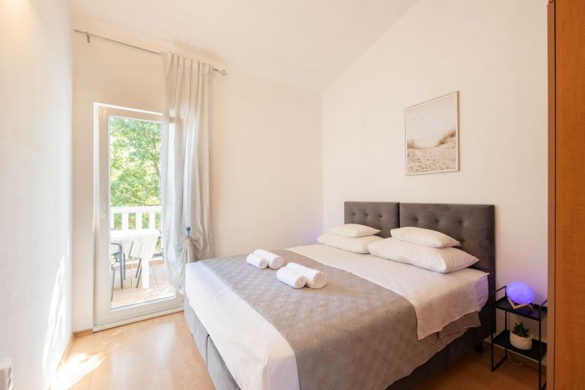 Spacious Prgomet Retreat with Private Pool, Fitness Centre, and Garden - Three Bedroom Villa - foto 9