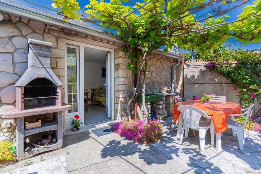 Bungalow mit Terrasse und Klimaanlage - BF-JX2RY