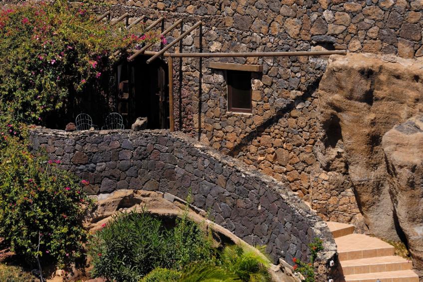 Schlafen in einer vulkanischen Höhle - foto 78