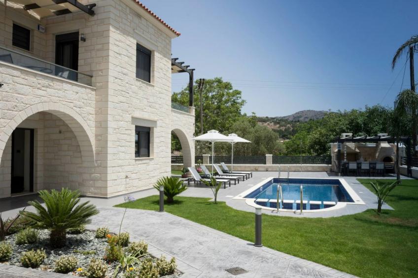 Villa am Strand mit Pool, Sauna und Barbecue