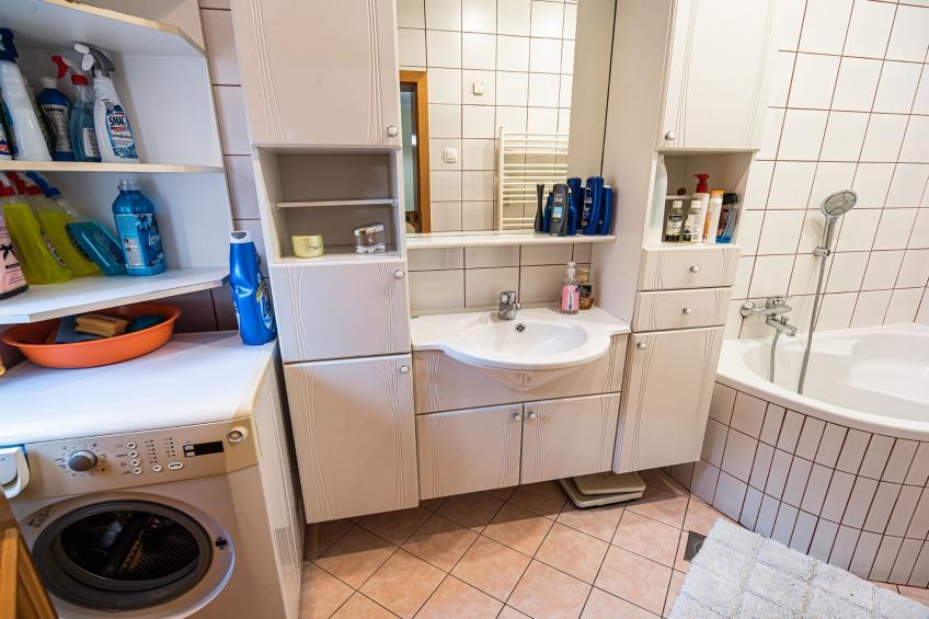 Relaxing Retreat with Hot Tub in Sevnica - Three Bedroom Apartment - foto 30