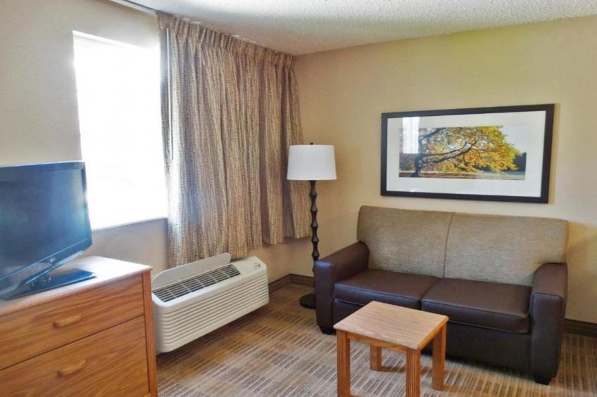 1 Queen Bed  Non-Smoking Kitchen Sofa-Bed - foto 23