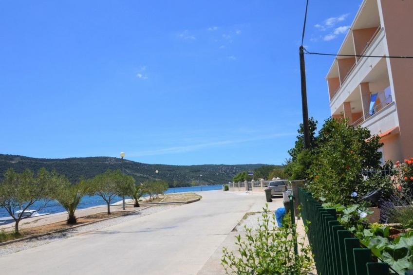 in Poljica mit privatem Parkplatz - foto 29